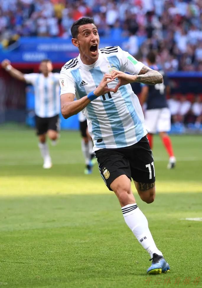 开云官网:迪马利亚出席致敬活动婉拒再战世界杯 开云官网:迪马利亚出席致敬活动婉拒再战世界杯