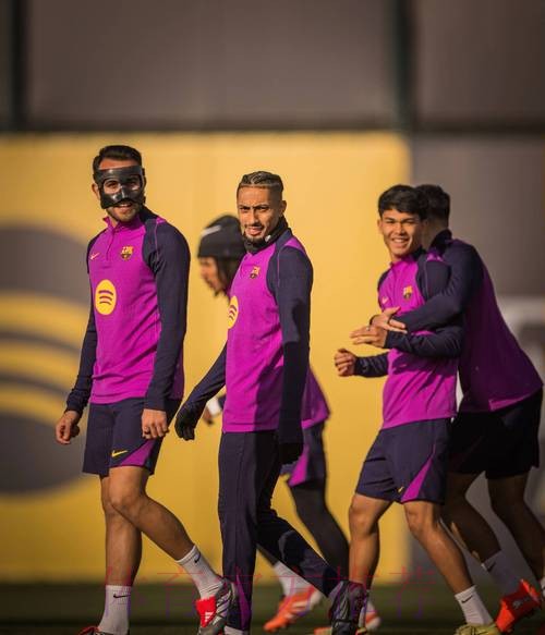 2-0！亚马尔低迷，拉菲尼亚闪耀诺坎普，巴萨7连胜，甩开皇马7分